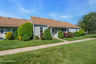 43 Piazza Correale, Freehold, NJ 07728 - Photo 2