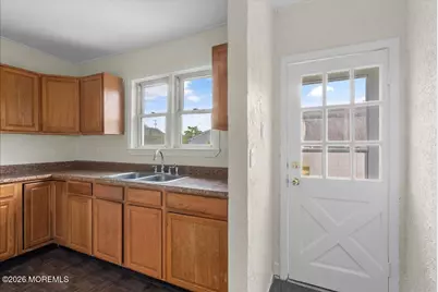 76 Peach Street, Tinton Falls, NJ 07724 - Photo 18