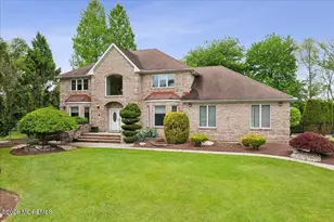 5 Martin Ct, Manalapan Township, NJ 07726 - Photo 2