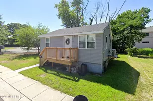 11 Forest Pl, Keansburg, NJ 07734 - Photo 2