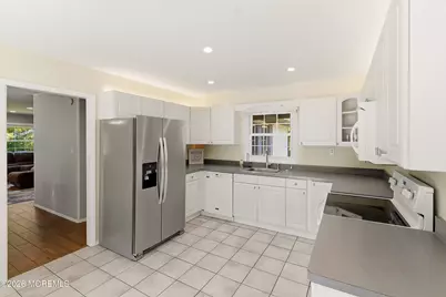 28 Maxwell Lane, Manalapan Township, NJ 07726 - Photo 12