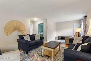 65 Lexington Ct, Red Bank, NJ 07701 - Photo 6