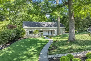 17 Hilltop Terrace N, Red Bank, NJ 07701 - Photo 2