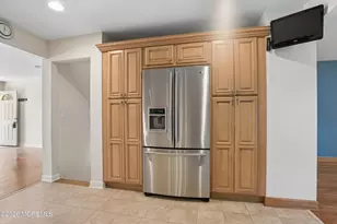 83 Wilson Cir W, Red Bank, NJ 07701 - Photo 8
