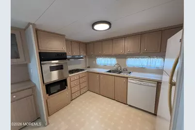 525 E Main Street #C4, Tuckerton, NJ 08087 - Photo 4