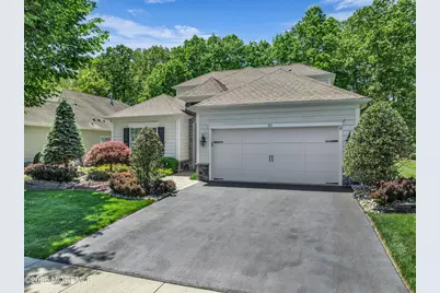 80 E Bosworth Boulevard, Farmingdale, NJ 07727 - Photo 2