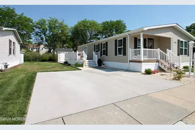 305 Farm Road, Freehold, NJ 07728 - Photo 4