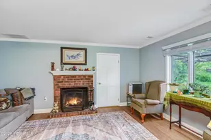 32 Ethan Allen Rd, Freehold, NJ 07728 - Photo 8