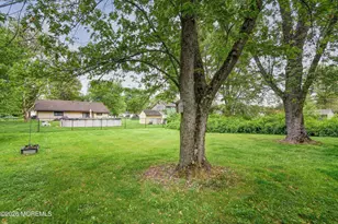 32 Ethan Allen Rd, Freehold, NJ 07728 - Photo 32