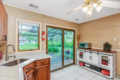 32 Ethan Allen Road, Freehold, NJ 07728 - Photo 12