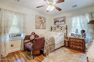 410 Thompson Ave, Middletown, NJ 07748 - Photo 22