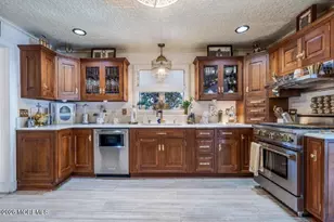 410 Thompson Ave, Middletown, NJ 07748 - Photo 18