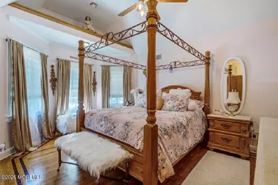 410 Thompson Avenue, Middletown, NJ 07748 - Photo 22