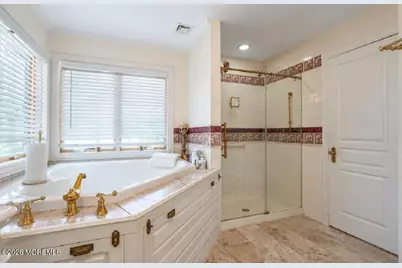410 Thompson Avenue, Middletown, NJ 07748 - Photo 32