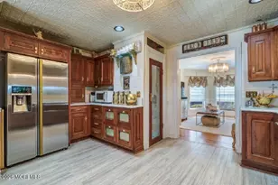 410 Thompson Ave, Middletown, NJ 07748 - Photo 20