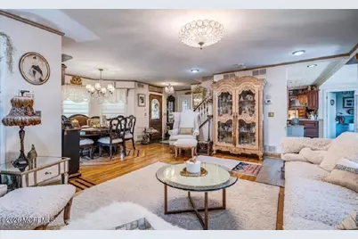410 Thompson Avenue, Middletown, NJ 07748 - Photo 10