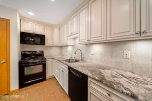 92 Wigwam Ln, Tinton Falls, NJ 07724 - Photo 10