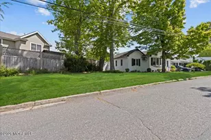 323 Woodmere Ave, Neptune Township, NJ 07753 - Photo 6