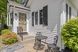 323 Woodmere Ave, Neptune Township, NJ 07753 - Photo 10