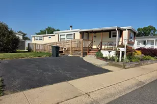 143 Starling Pl, Freehold, NJ 07728 - Photo 2