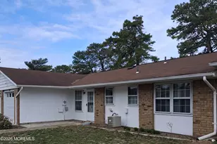 18 C Cambridge Cir, Manchester Township, NJ 08759 - Photo 2