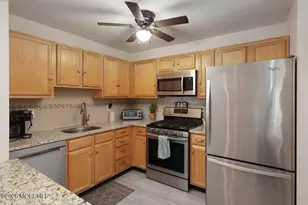 1015 Wedgewood Cir, Belford, NJ 07718 - Photo 8