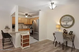 1015 Wedgewood Cir, Belford, NJ 07718 - Photo 10