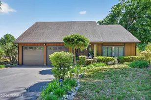 3 Scenic Ln, Matawan, NJ 07747 - Photo 2