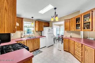 93 Village Rd, Morganville, NJ 07751 - Photo 10