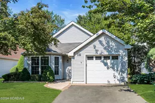 18 Jasmine Ln, Freehold, NJ 07728 - Photo 2