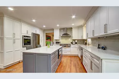 46 Thomas Drive, Manalapan Township, NJ 07726 - Photo 12