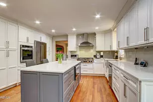 46 Thomas Dr, Manalapan Township, NJ 07726 - Photo 12