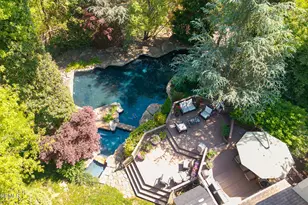 46 Thomas Dr, Manalapan Township, NJ 07726 - Photo 2
