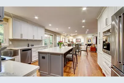 46 Thomas Drive, Manalapan Township, NJ 07726 - Photo 10