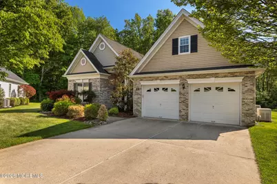 23 Quincy Court, Freehold, NJ 07728 - Photo 2