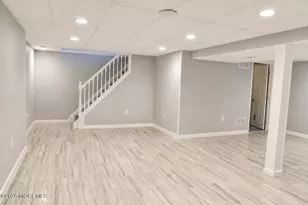 35 Liberty Dr, Dayton, NJ 08810 - Photo 26