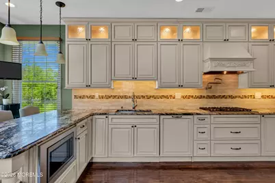 114 E Parsonage Way, Manalapan Township, NJ 07726 - Photo 24