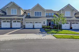 10 Greylynne Ct, Holmdel, NJ 07733 - Photo 2