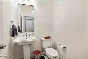 10 Greylynne Ct, Holmdel, NJ 07733 - Photo 24