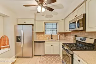 76 Bradford Ct, Aberdeen Township, NJ 07747 - Photo 4