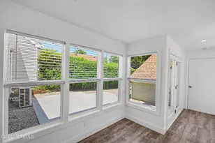 6 Plz de Las Flores, Freehold, NJ 07728 - Photo 18