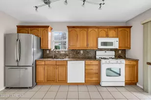51 Linton, Freehold, NJ 07728 - Photo 18