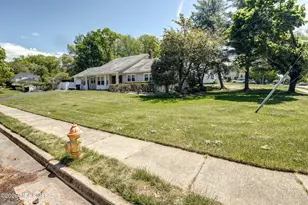 25 Mccue Rd, Morganville, NJ 07751 - Photo 2