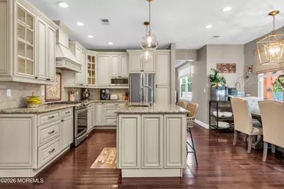 135 Woodcliff Boulevard, Morganville, NJ 07751 - Photo 6