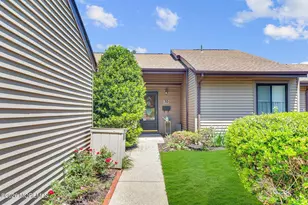 30 Concord Ct, Red Bank, NJ 07701 - Photo 2