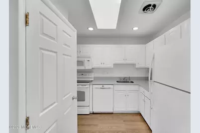 30 Concord Court, Red Bank, NJ 07701 - Photo 14