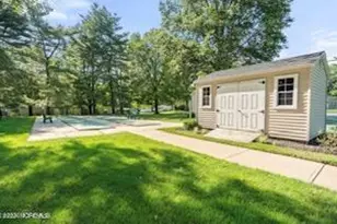 90 Cranberry Ct, Red Bank, NJ 07701 - Photo 6