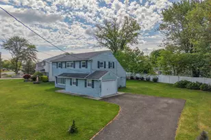17 Coach Dr, Hazlet Township, NJ 07730 - Photo 20