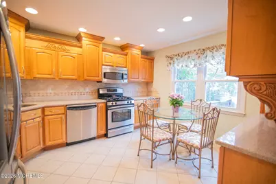 10 Carriage Lane, Englishtown, NJ 07726 - Photo 12
