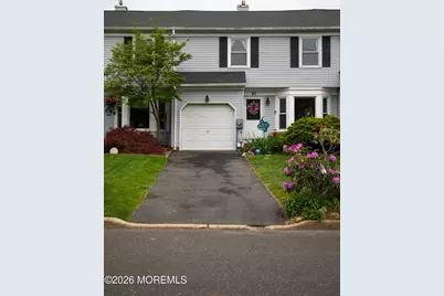 10 Carriage Lane, Englishtown, NJ 07726 - Photo 2